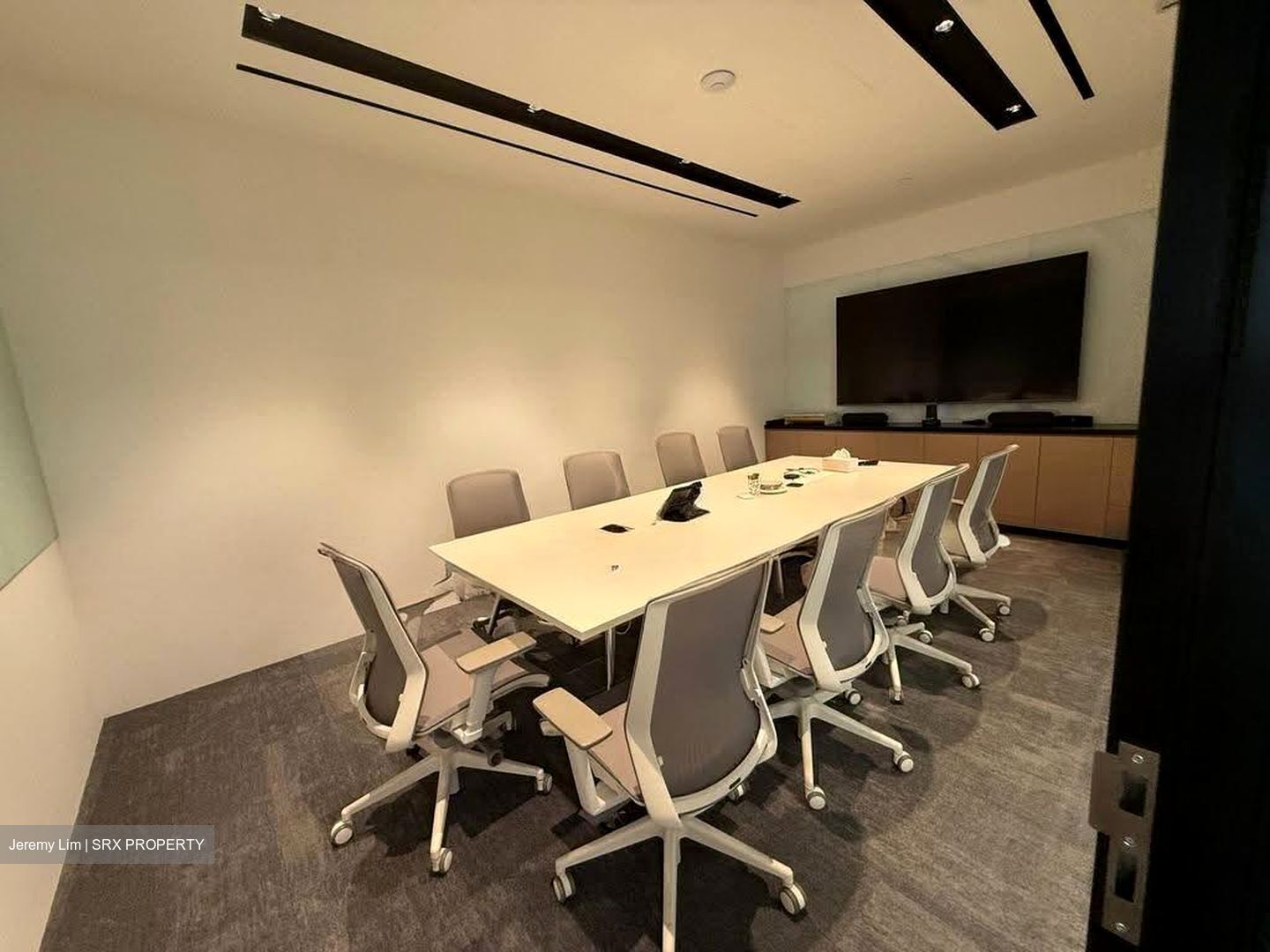 UE Square (D9), Office #629213971